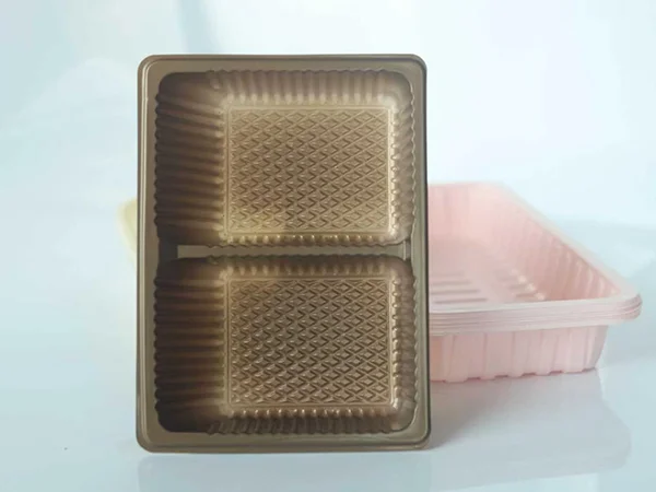 In che modo gli imballaggi termoplastici per uso alimentare possono supportare una manipolazione più sicura degli alimenti e una progettazione più intelligente della confezione?